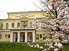Budova ofínského paláce na jae.
