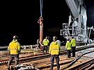 �védské námo�nictvo vyzvedlo z Baltského mo�e kotvu ropného tankeru Eagle S....