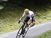 Chris Froome bhem sjezdu na Tour de France 2017.