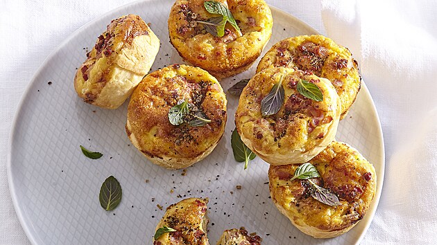 Koláky se slaninou a sýrem