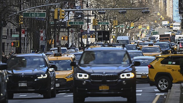 New York jako prvn� m�sto v USA zavedl poplatek za dopravn� z�cpy p�i pr�jezdu centrem. (4. ledna 2025)