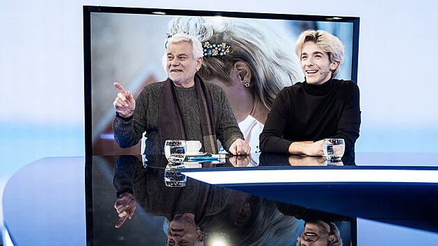 Hosty po�adu Rozst�el jsou herci Petr �t�p�nek a Tom� Weber.