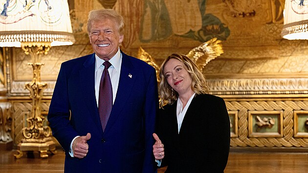 Spojenci. Premi�rka Meloniov� si s Trumpem rozum�la.