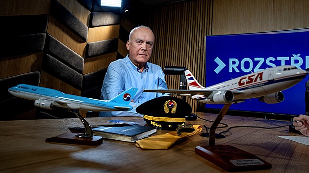 Hostem po�adu Rozst�el je kapit�n Jumbo Jetu Slavom�r P�skat�.
