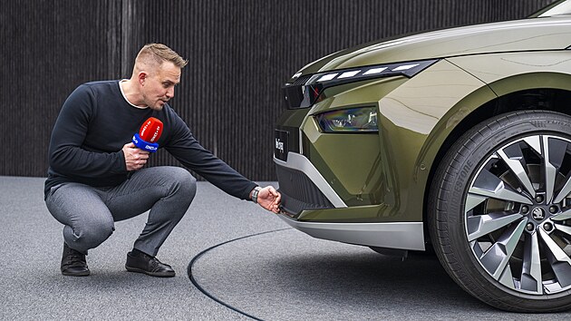 Elektrick� �koda Enyaq pro�la faceliftem, dostala novou tv��.