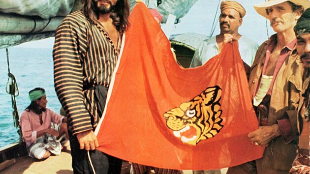 Sandokan, Yanez a rud� vlajka pir�t� z Mompracemu