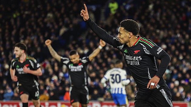 Ethan Nwaneri slav� g�l Arsenalu v utk�n� s Brightonem.