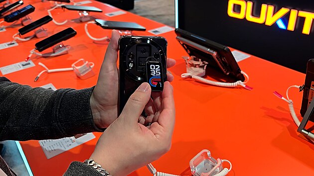 CES 2025: Takovou paměť jako Oukitel WP200 Pro nemají ani nejdražší ...