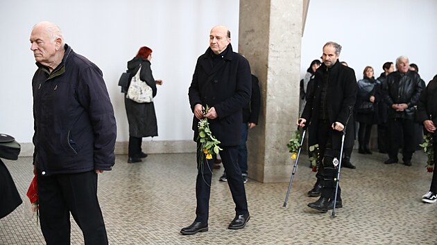 Jan Vondr��ek na posledn�m rozlou�en� s here�kou Janou Synkovou (8. ledna 2025).