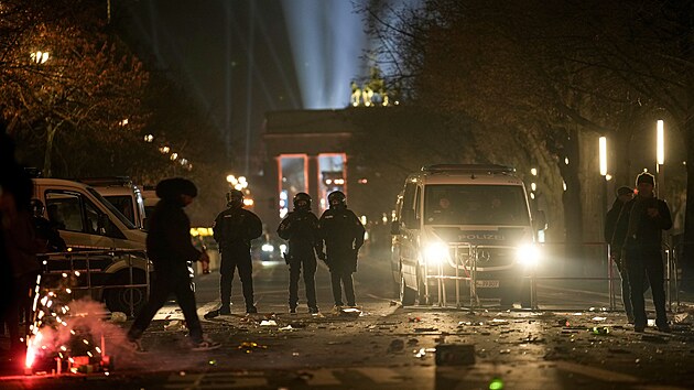 Policie dohl�� na novoro�n� oslavy v Berl�n�. (1. ledna 2025)