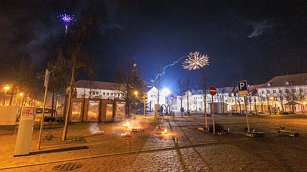 Zbytky pyrotechniky pou�it� b�hem novoro�n�ch oslav v Berl�n� (1. ledna 2025)