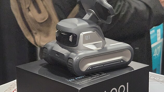 Looi robot s mobilem