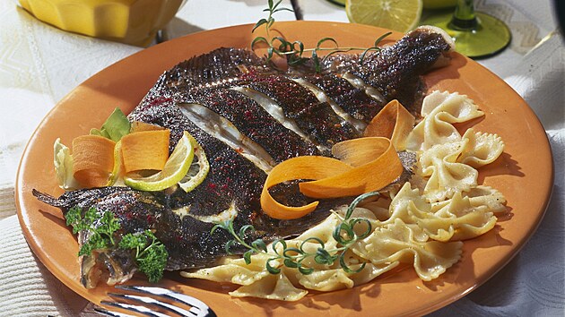 Peený platýs s tstovinami a rozmarýnem