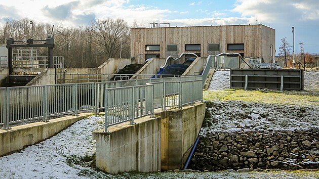 Mal� vodn� elektr�rna Plan� stoj� na Vltav� mezi bud�jovickou �tvrt� Ro�nov a Planou.