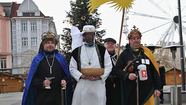 T��kr�lovou sb�rku v kraji slavnostn� zah�jili p�edstavitel� Charity Luk� Curylo, Marek Ho��nek a Martin Pra��k.