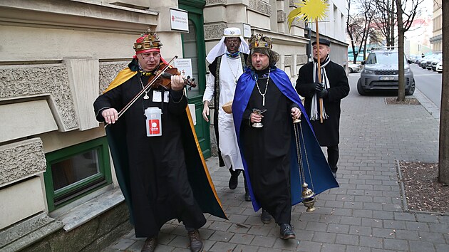 T��kr�lovou sb�rku v kraji slavnostn� zah�jili p�edstavitel� Charity Luk� Curylo, Marek Ho��nek a Martin Pra��k.