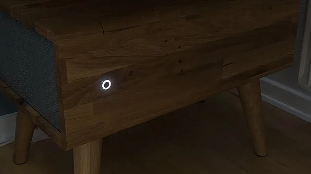 Nad�enec si vlastnoru�n� ze d�eva vyrobil vkusnou PC bednu, kter� vypad� vkusn� i v ob�v�ku.