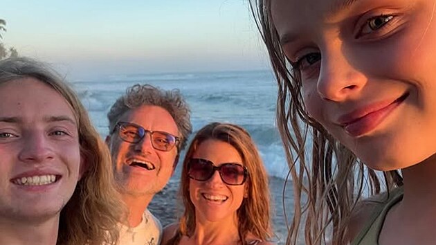 Spisovatel Patrik Hartl s rodinou (2025)