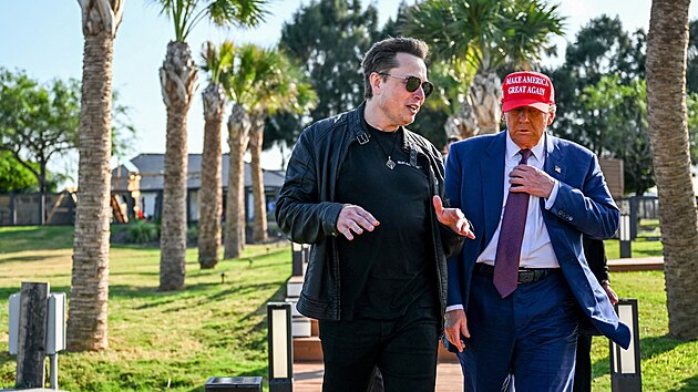 Miliardá� Elon Musk s budoucím prezidentem USA Donaldem Trumpem v Texasu (19....