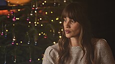 Jednoduché úpletové aty s tpytivými trasovými kamínky vypadají nenucen a...