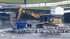 Pyrotechnik�m v Drá��anech se poda�ilo zne�kodnit leteckou bombu z druhé...