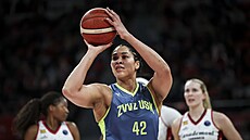 Brionna Jonesová z USK Praha b�hem euroligového utkání se Zaragozou.