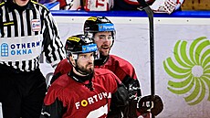 Michael paek ze Sparty slaví gól proti Pardubicím.