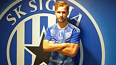 Litevský reprezentant Artur Dol�nikov je novou posilou fotbalové Olomouce.