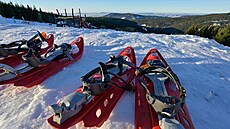 Technické snnice jsou obvykle vyrobeny z plastu, na spodní stran mají hroty...