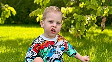 Dvouletý Dominik má kv�li náro�nému porodu �adu zdravotních problém�. Rodina mu...