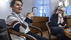 Poslankyn� Martina Ochodnická (vpravo) z TOP 09 a Marie Jílková z KDU-�SL