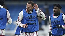 Vladimír Coufal na rozcvi�ce West Hamu p�ed zápasem s Manchesterem City.