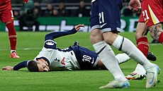 Uruguayský zálo�ník Rodrigo Bentancur p�i utkání Tottenhamu s Liverpoolem...