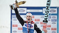 Daniel Tschofenig s trofejí pro vítze Turné ty mstk.