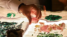 Hnutí Tálibán uspo�ádalo v afghánské provincii Pand��ír výstavu smaragd� a...