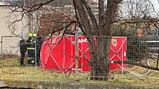 Ve skru�i u nádra�í v Kralupech byla nalezena mrtvá osoba.