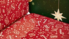 Detail leto�ního celoplo�ného polepu tramvaje. 