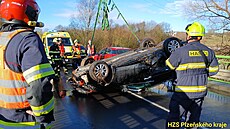 Honda skonila u Kokoova v potoce. idi havaroval na namrzlé silnici. Zpt na...