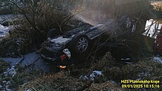 Honda skonila u Kokoova v potoce. idi havaroval na namrzlé silnici. (9....