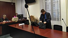 Ob�alovaná Bohuslava R. u Krajského soudu v Plzni. Její bývalý man�el se z...