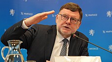 Ministr financí Zbynk Stanjura pedstavuje výsledky státního rozpotu za rok...