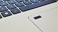 Takto nový materiál vypadá na povrchu.