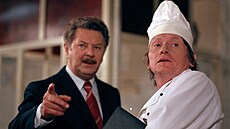 Ji�í Vala a Josef Dvo�ák v seriálu Rozpaky kucha�e Svatopluka (1984)