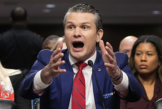 Kandidát na ministra obrany USA Pete Hegseth �elil v Senátu palb� kritiky,...