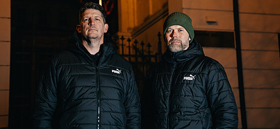 Daniel Kube� (vlevo) a Michal Br�na se stanou novými trenéry mu�ské házenká�ské...