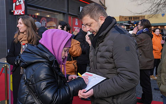 P�edseda STAN Vít Raku�an zahájil v Praze kampa� hnutí. Nov� budou sbírat...