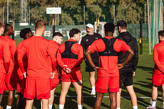 Slávisti�tí fotbalisté b�hem tréninku na soust�ed�ní ve �pan�lské Marbelle