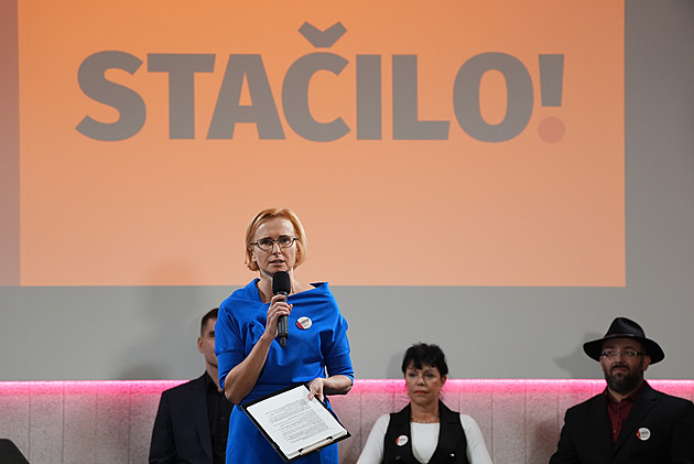 V parlamentu chybí levice, ale ta nekomunistická. V Socdem se ozývají hlasy proti spolupráci se Stačilo!