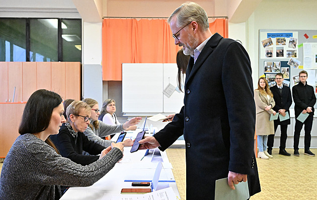 Účast voličů je nízká. V Brně se volí senátor prvně s občankou v mobilu