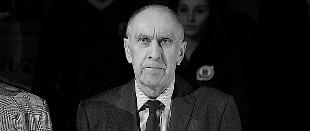Ladislav Marík byl jedním ze symbol hokeje v Baov mst a pod stropem...